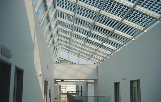 明確な模造された和らげられた太陽電池パネルは光起電ガラスBIPVモジュールの特徴のための弧光を発する