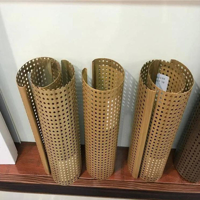 ユニフォーム カラー 品質 美しい吊り上げ天井のためのアルミニウム金属コーティング 金属天井